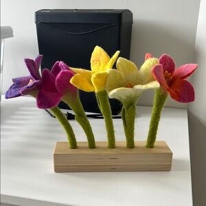 Lovevery Flower Bouquet